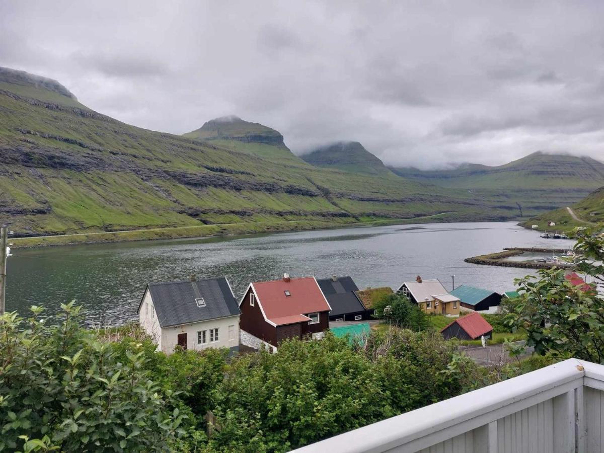 Fjord Guesthouse Funningsfjordur Exterior photo